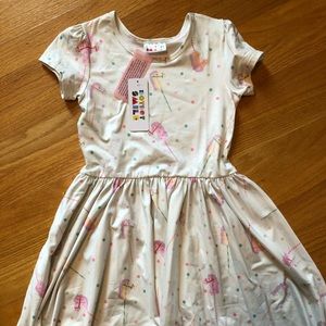 Dot Dot smile, NWT, cool material, short sleeve, size 8/10, horse print